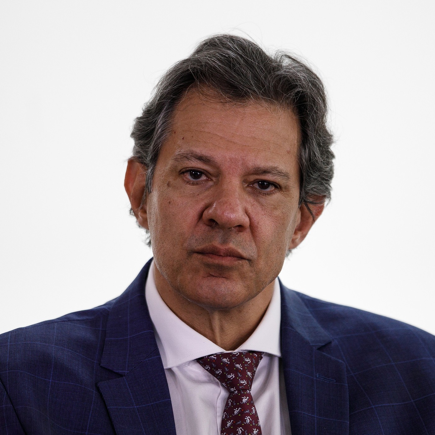 Inserir o pobre no orçamento e tributar os mais ricos são ações difíceis, diz especialista
