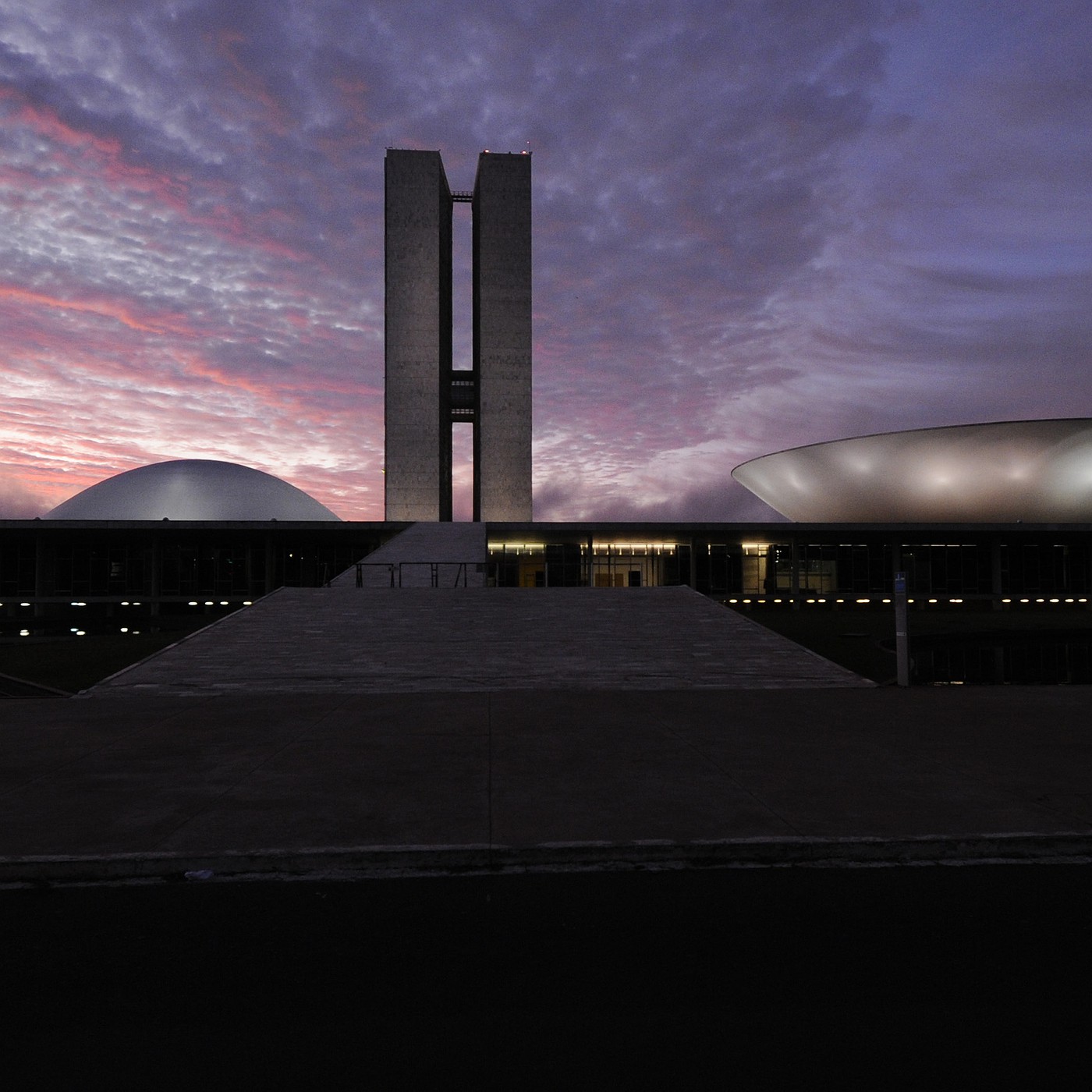 Congresso retoma trabalhos com sessão solene; Alcolumbre e Hugo Motta se reúnem com Lula