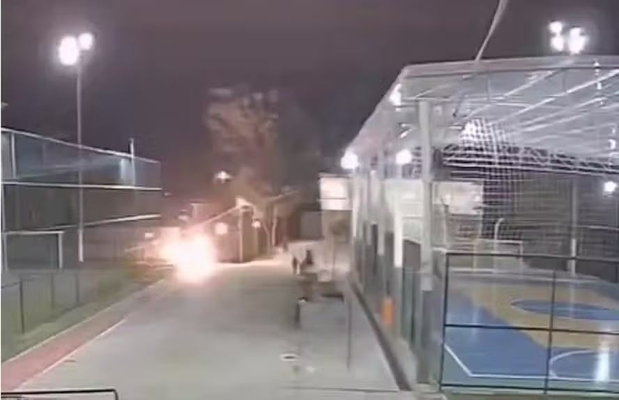 Criminosos usam drone para lançar explosivo sobre crianças perto de quadra em Madureira, Zona Norte do Rio