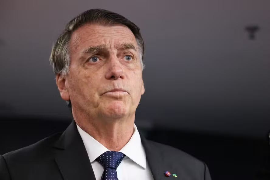 Imprensa internacional repercute medidas contra o ex-presidente Jair Bolsonaro