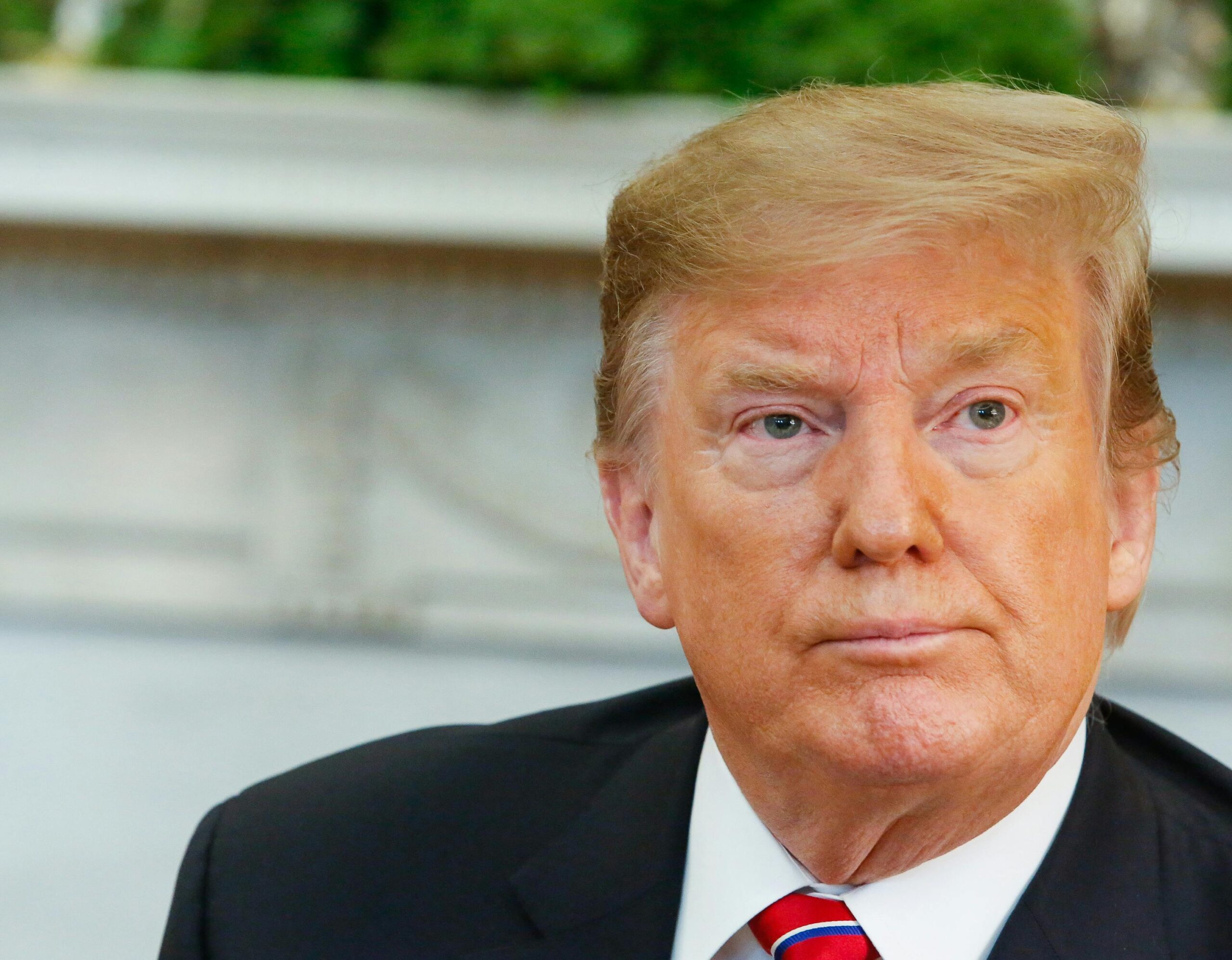 Tarifas globais impostas por Trump sobre dezenas de países entraram em vigor na madrugada desta quinta