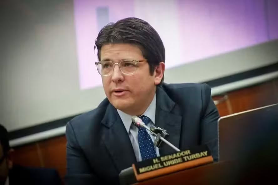 Marco Rubio lamenta morte de Miguel Uribe, pré-candidato à presidência da Colômbia baleado em discurso