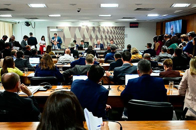 Empresário Rubens Oliveira Costa,  preso durante depoimento à CPMI do INSS por falso testemunho, é liberado