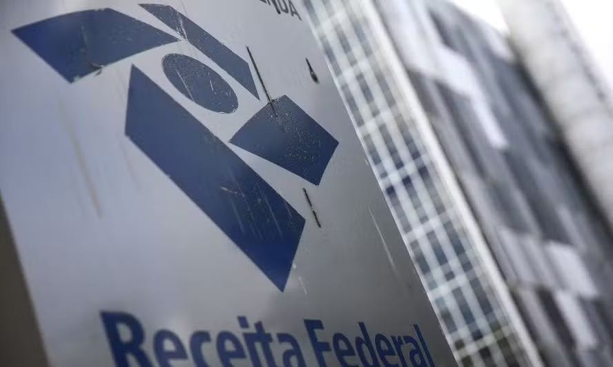 Receita Federal lança Operação Alquimia para rastrear origem de metanol usado em bebidas falsificadas