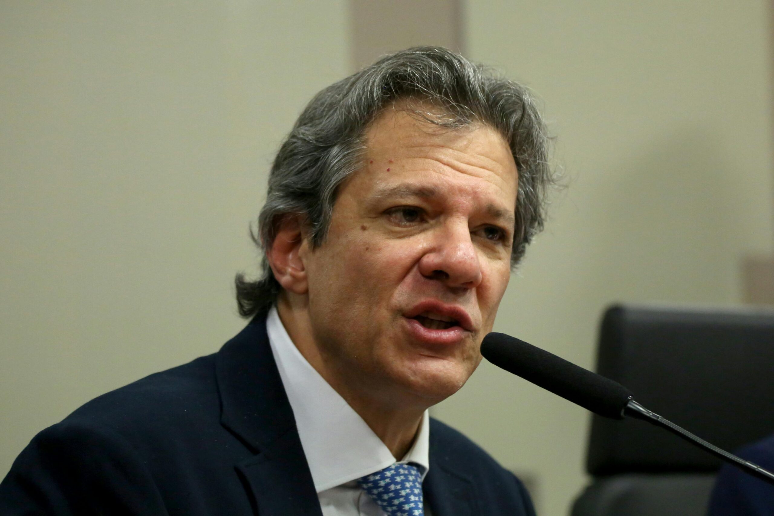 Haddad diz que equipe econômica fechará medidas alternativas à MP do IOF nesta terça (21)